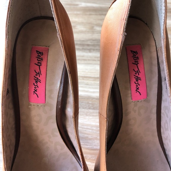Betsey Johnson Chestnut “Leather” Heels - Picture 6 of 7